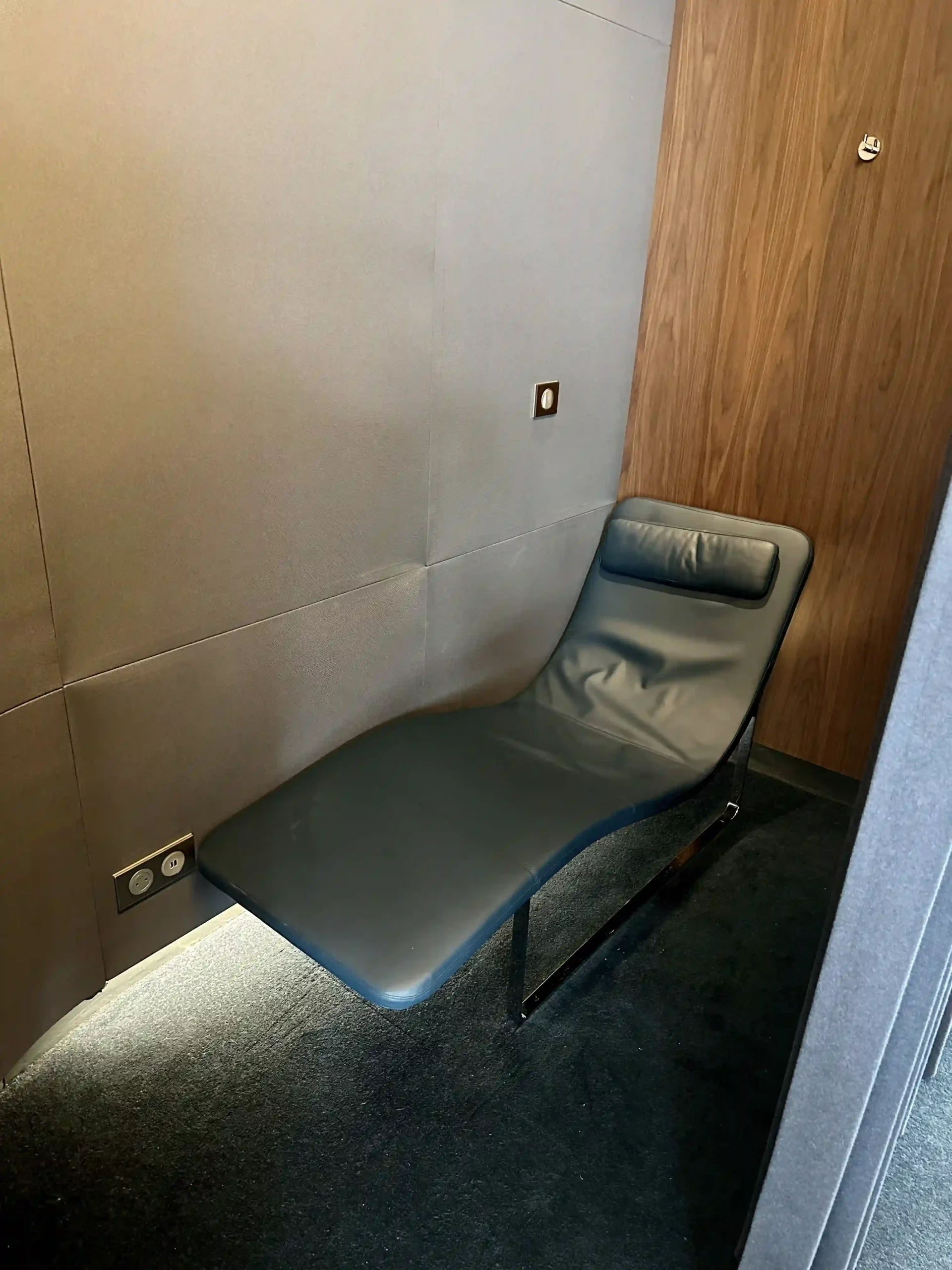 a chair in a room